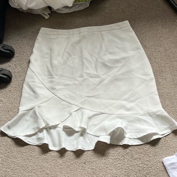 Superdown Milan Mini Ruffle Skirt - Picture 3 of 3